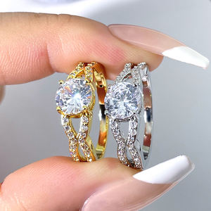 Anillo de Compromiso y Matrimonio de Lujo para Mujer, Chapado en Platino, Personalizable, Estilo Moderno, Incrustaciones de Circonio, Cobre, Anillos de Moda Coreanos - Product Image 2