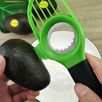 Fabrikantenhandleiding RVS 3-in-1 Avocado Mes Snijder Multifunctioneel Gereedschap voor Snijden, Scheppen en Ontpitten