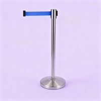 Poteau de guidage rétractable haut de gamme avec sangle en nylon silencieuse et base large de 320 mm pour un contrôle fiable des foules en intérieur et en extérieur