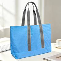 Sac fourre-tout en nylon froissé écologique pour femmes avec pochette surdimensionnée et fermeture éclair pour la salle de sport, la plage, le travail, les voyages, logo personnalisé, vente en gros