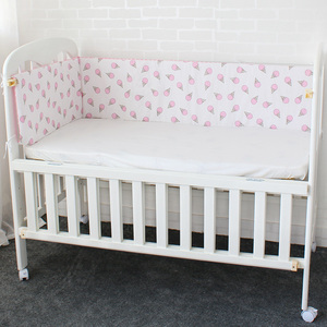 Chine <span class=keywords><strong>pas</strong></span> <span class=keywords><strong>cher</strong></span> en gros rose crème glacée imprimé respirant doux mousseline bébé <span class=keywords><strong>lit</strong></span> pare-chocs <span class=keywords><strong>de</strong></span> sécurité ensemble pour - Product Image 2