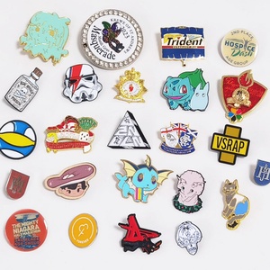 Vente en gros de badges personnalisés en métal, motifs de personnages de dessins animés mignons, épingles de col, badges émaillés souples ou rigides sur mesure, style anime - Product Image 1