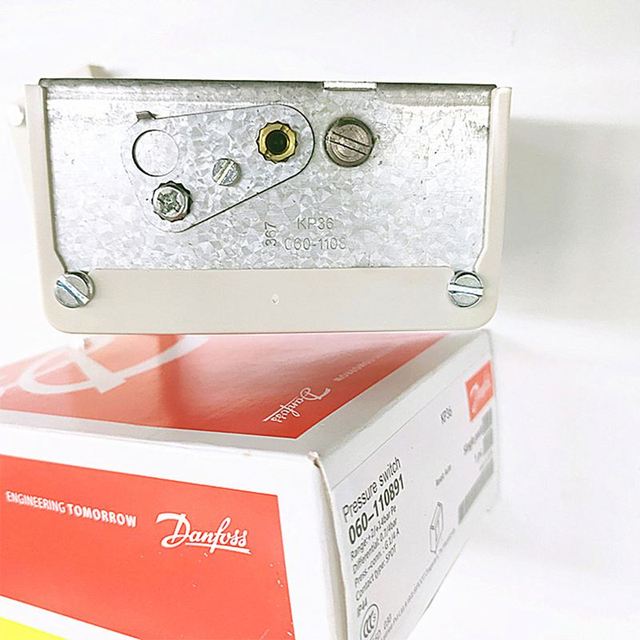 Danfoss KP2 Automatic Pressure Controller Switch Refrigeration Equipment for Air Conditioning Model 060-1120