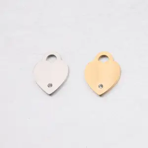 Bijoux en gros de qualité supérieure gravable breloque coeur rempli de cristal pendentif en acier inoxydable qualité supérieure haute demande