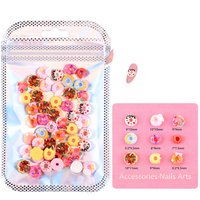 Vente en gros de breloques 3D personnalisées pour nail art, motifs donuts et biscuits mignons, bijoux en strass, fournisseurs de décorations d'ongles sur mesure