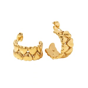 Boucles d'oreilles en forme de cœur entrelacé en acier inoxydable plaqué or 18 carats PVD pour femmes |   Design haut de gamme, luxueux et léger - Product Image 1