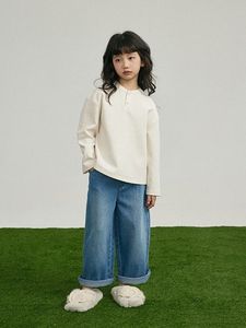 Ensemble short deux pièces décontracté pour bébé fille, col mandarin uni, tissu tissé respirant, fabrication vietnamienne - Product Image 6