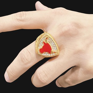 Bague de championnat de basket-ball plaquée or avec incrustations de zirconiums cubiques, modèle <span class=keywords><strong>Chicago</strong></span> Bulls 1997-1998, pour collection de fans - Vente en gros - Product Image 3