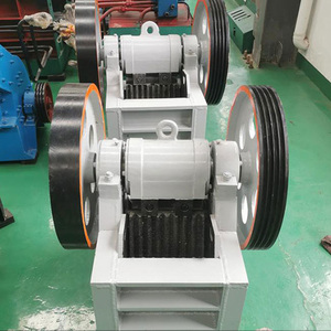 Planta trituradora portátil montada sobre neumáticos con trituradora de mandíbulas y cono para la fabricación de agregados y operaciones mineras - Product Image 2