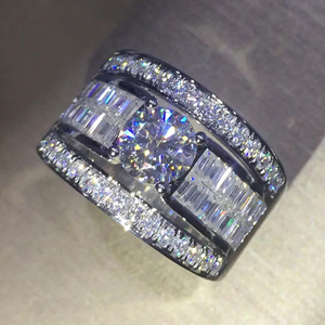 Anello geometrico a strati per donna, elegante gioiello da dito alla moda - Product Image 1
