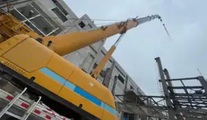 China Populaire 100 Ton Hefcapaciteit Xct100 Gebruikte Mobiele Bouwmachine Vrachtwagenkraan