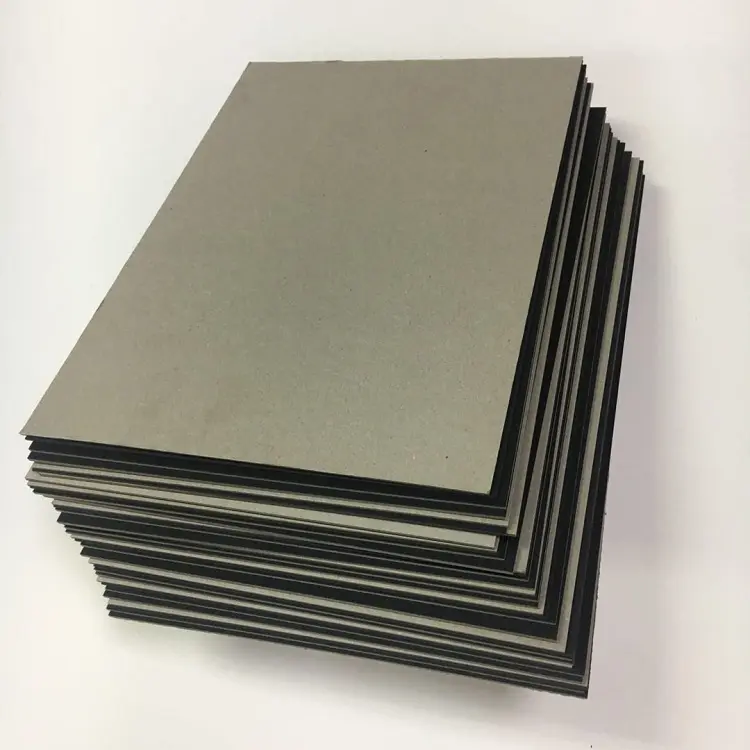 Cartón negro laminado de 700x1000mm con parte trasera gris
