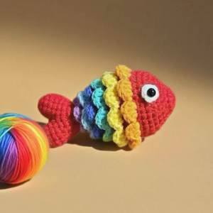 DIY pez arcoíris hecho <span class=keywords><strong>a</strong></span> mano <span class=keywords><strong>Amigurumi</strong></span> pez relleno tejer <span class=keywords><strong>muñeca</strong></span> para peces tejer bolsa decoración para esperar regalo de mamá - Product Image 3