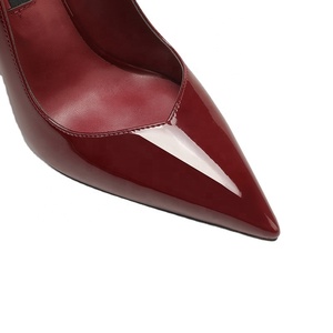 Pumps à <span class=keywords><strong>talon</strong></span> <span class=keywords><strong>compensé</strong></span> en cuir PU brillant bordeaux pour femmes, bout pointu, <span class=keywords><strong>talon</strong></span> haut, chaussures de bureau, talons hauts personnalisables - Product Image 6