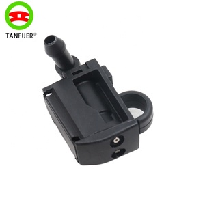 Automtoive màu đen Phụ tùng xe hơi phía trước bên phải kính chắn gió máy giặt vòi phun 31378706 cho Volvo s60l XC60 S60 máy giặt vòi phun máy bay phản lực phun - Product Image 1