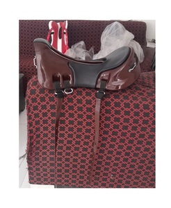 Elegante silla de montar de cuero premium que mejora la apariencia y ofrece un excelente rendimiento para todos los niveles de equitación. - Product Image 3