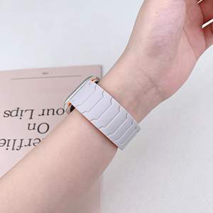 Correa Deportiva de Silicona para Reloj Inteligente de <span class=keywords><strong>42</strong></span> mm y 46 mm, Correa Magnética de Goma Suave para Apple Watch Series 11 10 9 49 mm - Product Image 5