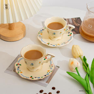 Juego de Taza y Platillo de Cerámica Estilo Francés con Diseño Floral, Forma Irregular, para Té de la Tarde, Personalizable - Product Image 5