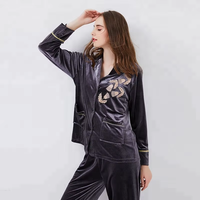Ensemble de pyjama de Noël en velours pour femme, nouveau, thermique, sexy, brodé à la machine, manches longues, style vacances, vente en gros