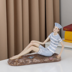 Redeco Elegant Oceaanstijl Vakantiepaar Hars Desktop Ornamenten Zeeman Sculptuur Nautisch Zeeman Beeldje Home Decor - Product Image 2