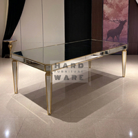 Tables de réception de mariage modernes et luxueuses avec structure en acier inoxydable et plateau en verre trempé pour événements hôteliers