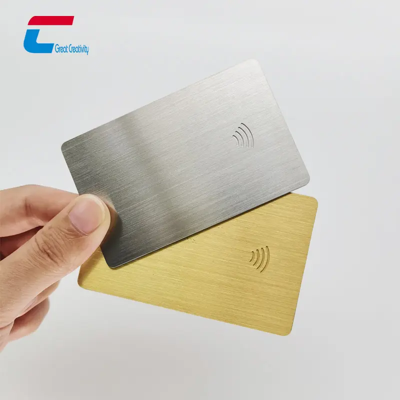 Nfc Metal Cards App Carte de visite en métal avec code Qr Nfc NTAG 213 Gold Nfc Metal Business Membership Card