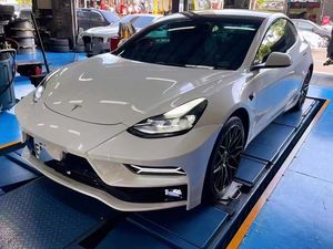 Il paraurti anteriore modificato e paraurti sono adatti per l'aggiornamento Tesla modello 3 a <span class=keywords><strong>Lamborghini</strong></span> - Product Image 6