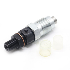 Inyector de Combustible 16001-53000 para Tractores Kubota D755, Pieza de Acero al Carbono - Product Image 4