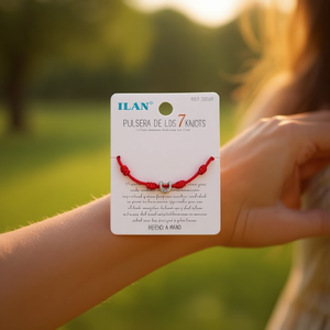Pulsera Ilan de 7 Nudos con Cordón Rojo y Dije de Herradura Plateada - Product Image 3