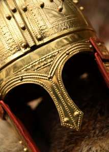 Casco Estilo Centurión Romano Hecho a Mano, Adorno Metálico Decorativo para Eventos Culturales, Espectáculos y Decoración del Hogar - Product Image 5