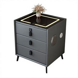 Mesita de Noche Moderna de Lujo con Tres Cajones y Carga Inalámbrica Inteligente, Mueble Multifuncional de Madera Maciza para Dormitorio de Hotel - Product Image 1