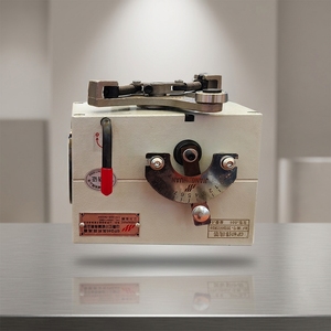 <span class=keywords><strong>Enrouleur</strong></span> à entraînement par anneau roulant GP40A en fonte semi-automatique 100 pièces/min pour l'enroulement - Product Image 5