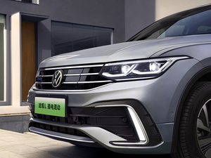 2024 Usado para Tiguan L Turbo 2.0T Alta Potencia <span class=keywords><strong>4MOTION</strong></span> AWD Cuero Oscuro R19 SUV de Exportación - Product Image 3