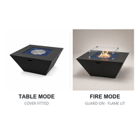 Table de foyer carrée moderne 120x120cm avec pare-vent en verre, verre à feu bleu, acier noir mat, bioéthanol, foyer portable pour patio extérieur