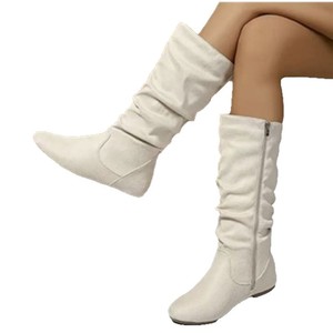 รองเท้าบูทหุ้มข้อกลางน่องไซส์ใหญ่สำหรับผู้หญิง ฤดูใบไม้ร่วง ฤดูหนาว แบบสวม ดีไซน์จีบย่น พื้นเรียบ วัสดุ PU พื้นรองเท้าด้านนอกทำจากยาง หัวรองเท้าทรงกลม - Product Image 6