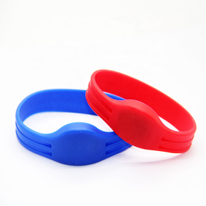 Bracelets RFID NFC en silicone pour adultes, adolescents et enfants, LF 125 kHz / HF 13,56 MHz, avec couleurs blanc, noir, rose, rouge, bleu et arc-en-ciel - Product Image 5