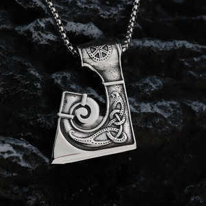 Collar con colgante de hacha vikinga de acero inoxidable yunnique para hombre, joyería de estilo vintage, regalo para combinar con ropa - Product Image 4