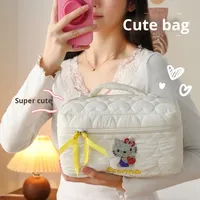 Sac de maquillage portable pour femmes, motif mignon brodé en forme de cœur, vente en gros