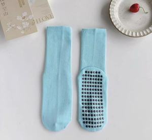 Chaussettes ras du cou rayées en coton respirant antidérapantes pour femmes JZVINA – Idéales pour l'automne, le quotidien, le Pilates, le Yoga, la Barre, le Reformer – Couleurs personnalisables - Product Image 2