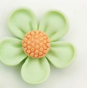 Fleur en résine d'amour pour enfants Résine écologique Couleurs vives Fleur en résine pour <span class=keywords><strong>Crocs</strong></span>/artisanat - Product Image 1