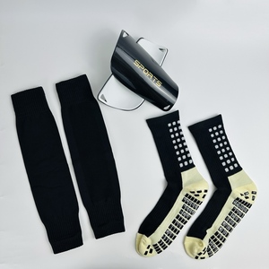 Set CMAX di Calzini da Calcio Antiscivolo per Allenamento con <span class=keywords><strong>Parastinchi</strong></span> Protettivi e Manicotti a Compressione di Alta Qualità - Product Image 1