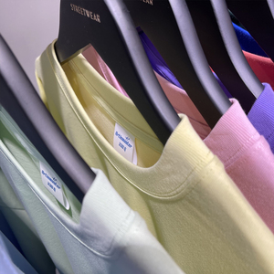 เสื้อยืดโอเวอร์ไซส์ 230 กรัม ผ้าหนา 100% ผ้าฝ้าย สไตล์สตรีทแวร์ พิมพ์ลายหนา ปักลายโลโก้ตามสั่ง - Product Image 4