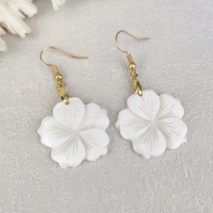 Vente chaude Naturel Noir Nacre Blanc Shell Colombe Fleur Boucles D'oreilles Pendantes Classique Plaqué Or Crochets Goutte D'eau Boucle D'oreille - Product Image 6