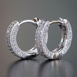Orecchini a polsino scintillanti da donna, gioielli eleganti e alla moda, accessorio per feste formali - Product Image 4