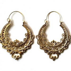 Fourniture directe d'usine en laiton or fini conceptions boucles d'oreilles en métal en laiton pour bijoux de fête disponibles à l'exportation - Product Image 1