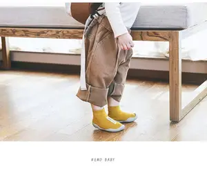 Sapatos de bebê para primeiros passos, meias de borracha macia unissex antiderrapantes para bebês e meninas, meias de chão para crianças