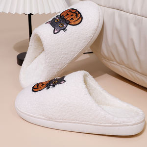 Nouveautés : Pantoufles plates de luxe pour femmes avec semelle en TPR et dessus en fourrure, design à bout fermé, produit d'hiver de qualité - Product Image 3