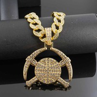 Cadena cubana de aleación de zinc con diamantes de imitación y colgante de aro de baloncesto dorado para hombre, estilo hip hop urbano.