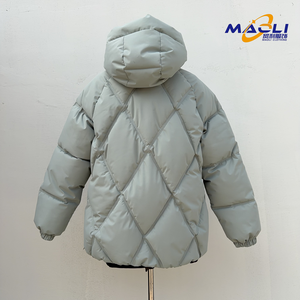 Veste d'hiver à capuche en duvet de style chinois, coupe-vent, épaisse, pour femmes, avec fermeture éclair, boutons, col montant, matelassée, avec poches à rabat - Product Image 5