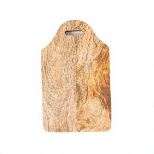 Tabla de cortar de madera sostenible para la preparación de verduras, frutas, pan, queso y carne en la encimera de la cocina. - Product Image 1